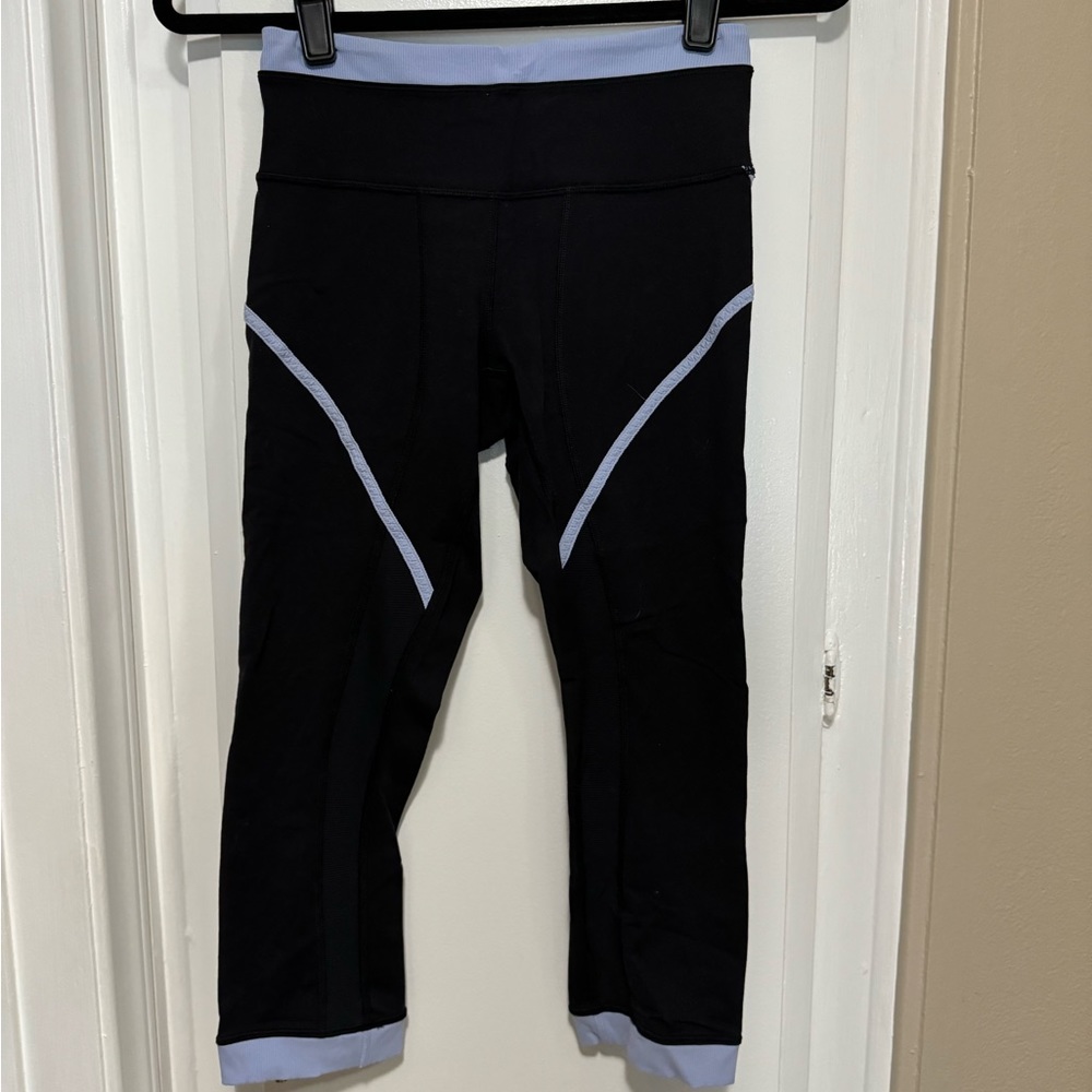 Lululemon size 4 capri leggings